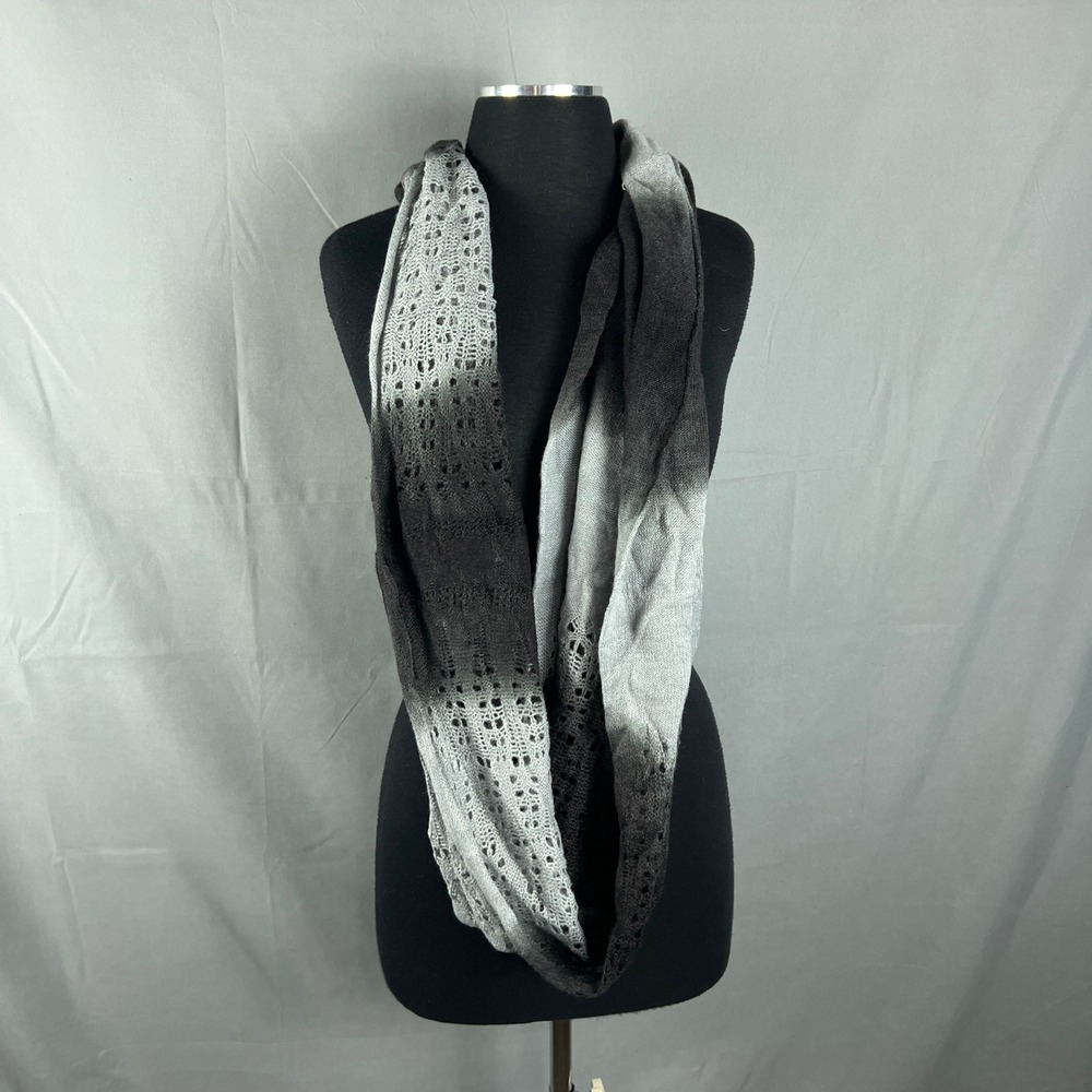 Womens Infinity Scarf One Size Gray Black Ombre Open Knit Lightweight Neck Warm